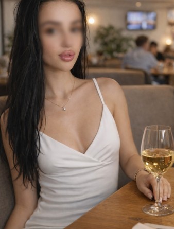 Девушка массажистка Диана, салон Забава